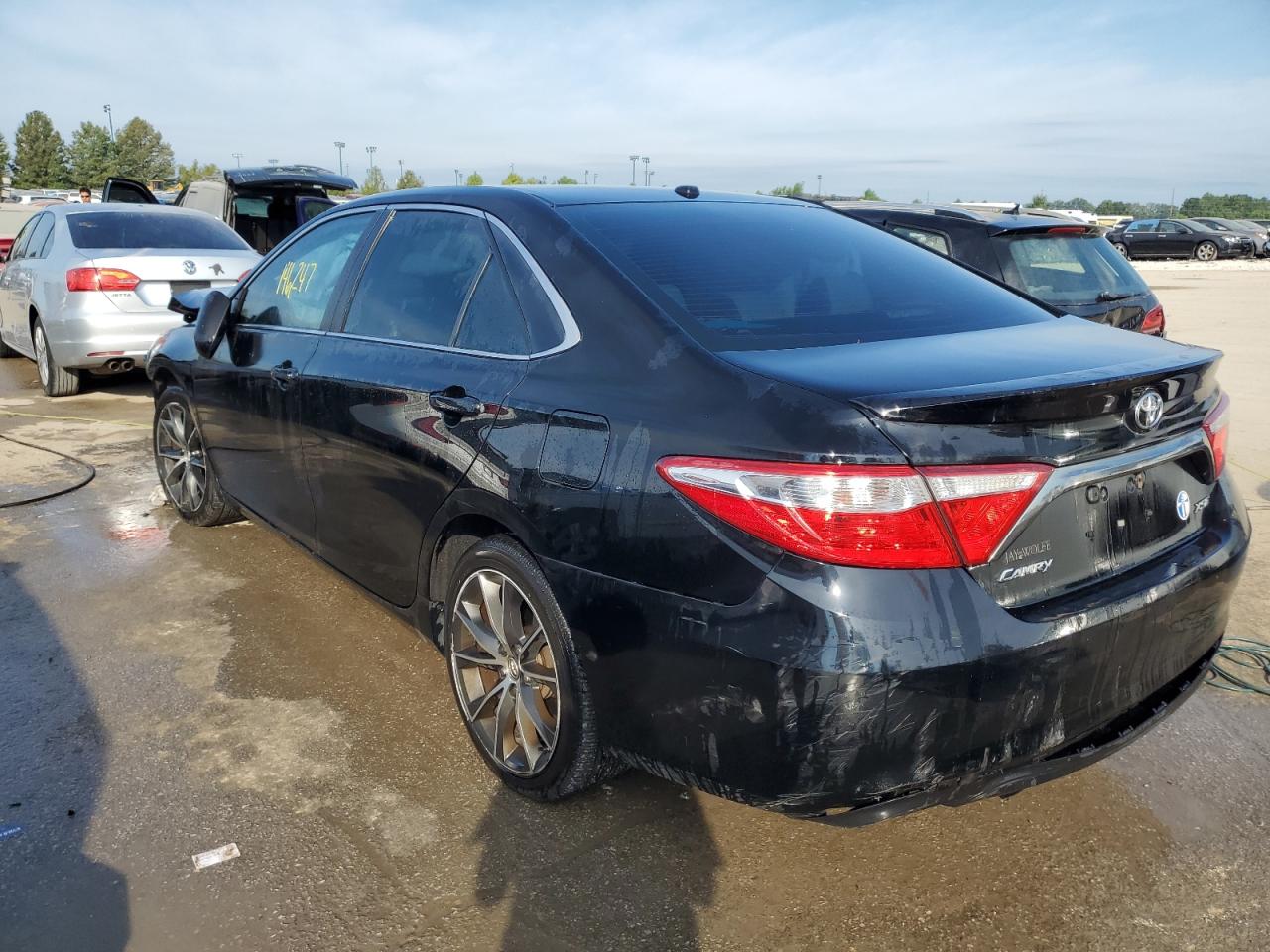 4T1BF1FK2FU872795 2015 TOYOTA CAMRY - Image 2