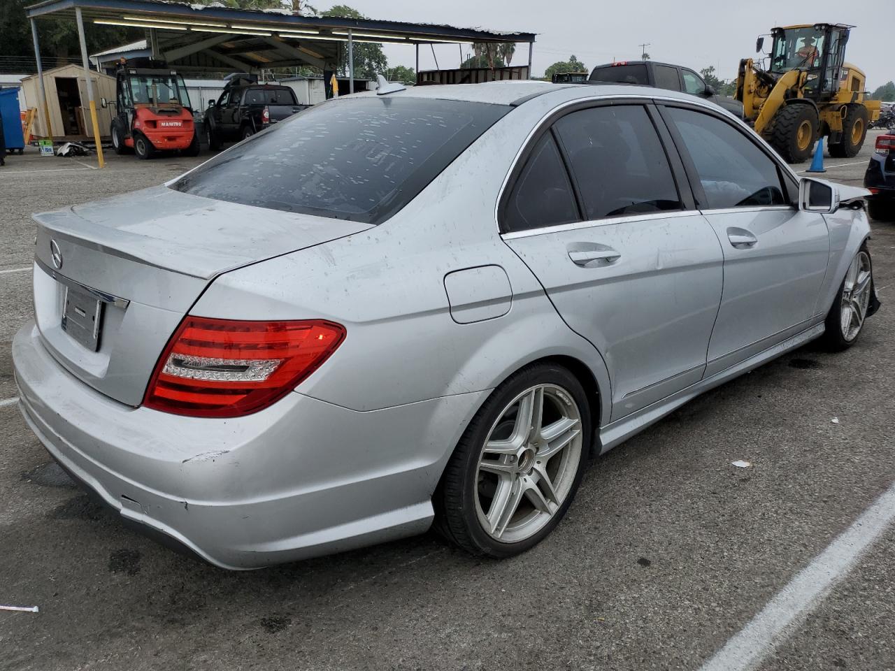 VIN WDDGF4HB0DA802046 2013 MERCEDES-BENZ C-CLASS no.3