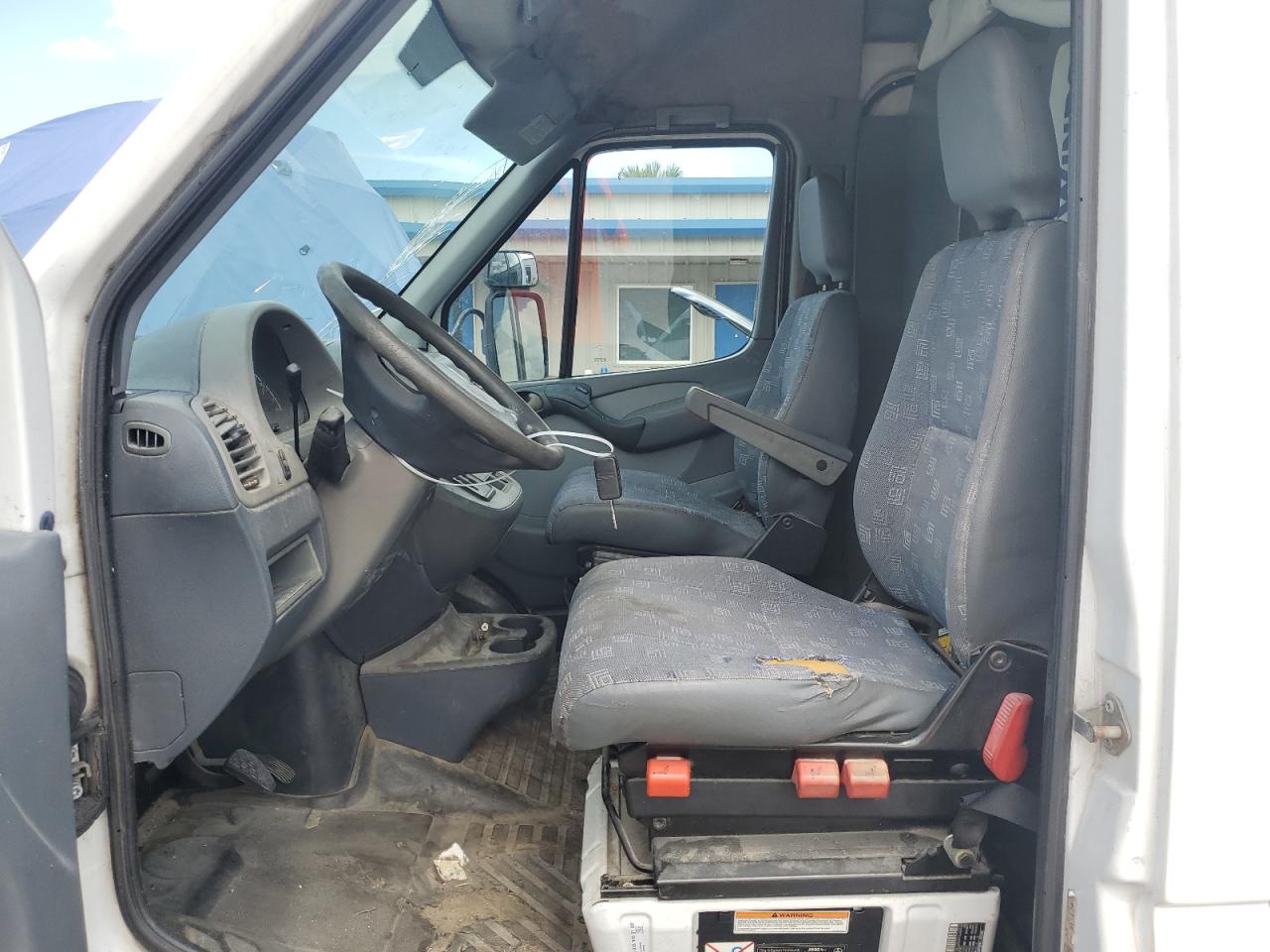 2005 Dodge Sprinter 2500 VIN: WD0PD744X55786142 Lot: 66946444