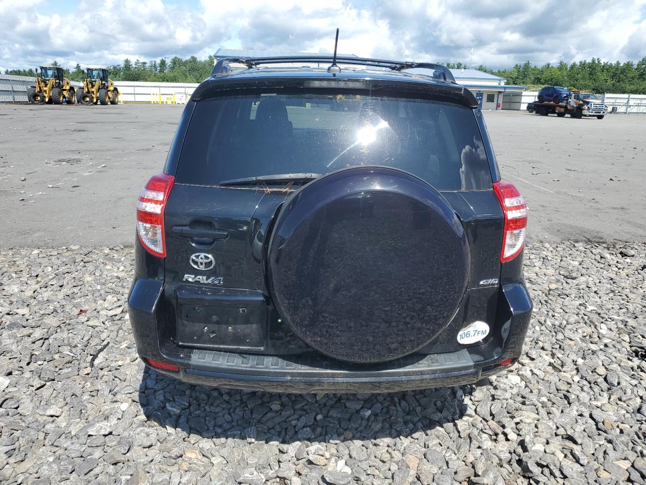 2T3BF4DV0BW117600 2011 Toyota Rav4