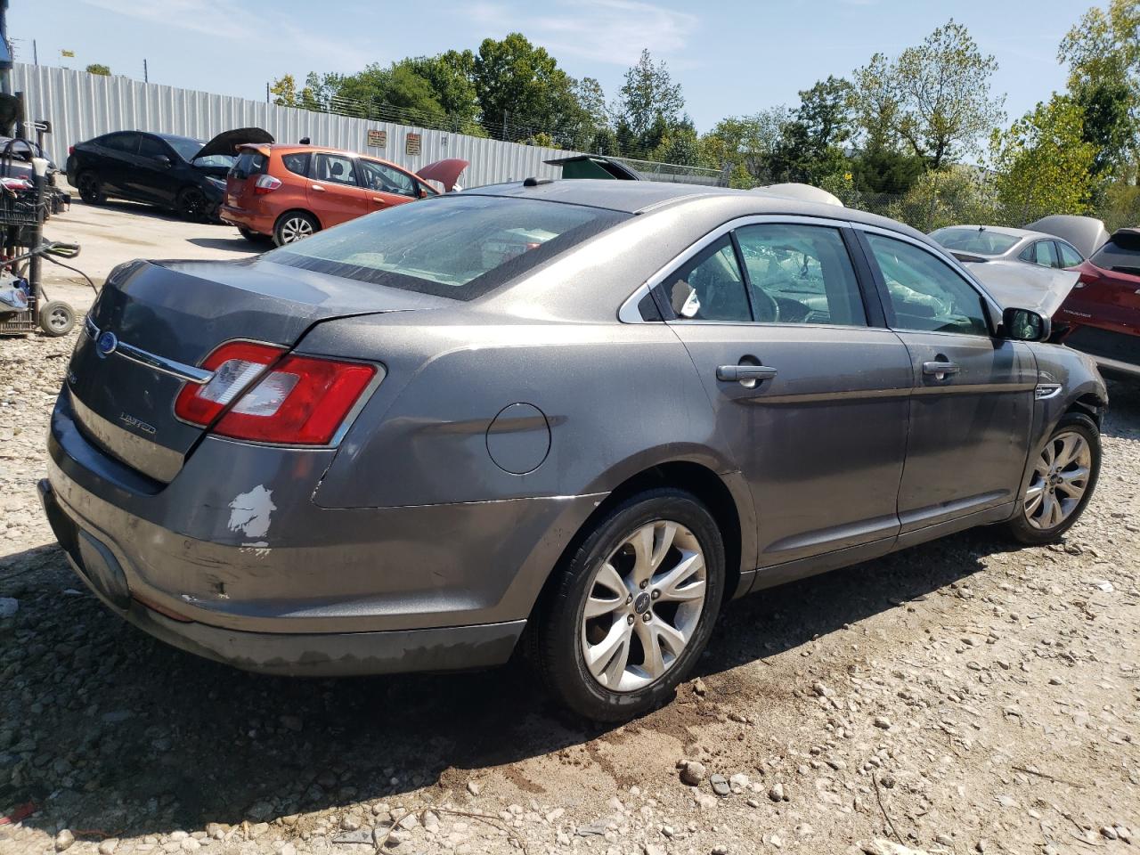 2012 Ford Taurus - Image 3