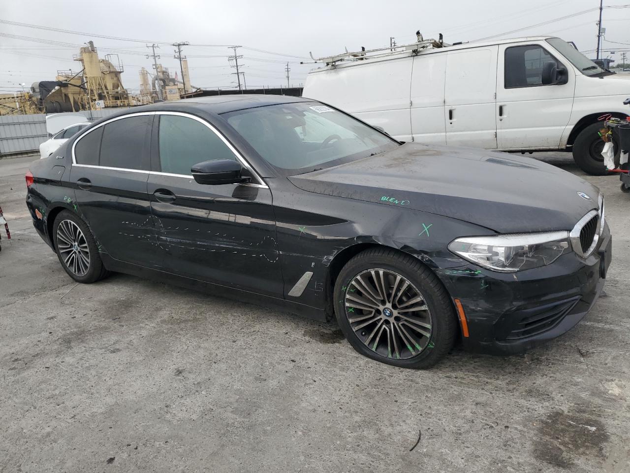 VIN WBAJA9C51KB399552 2019 BMW 5 SERIES no.4