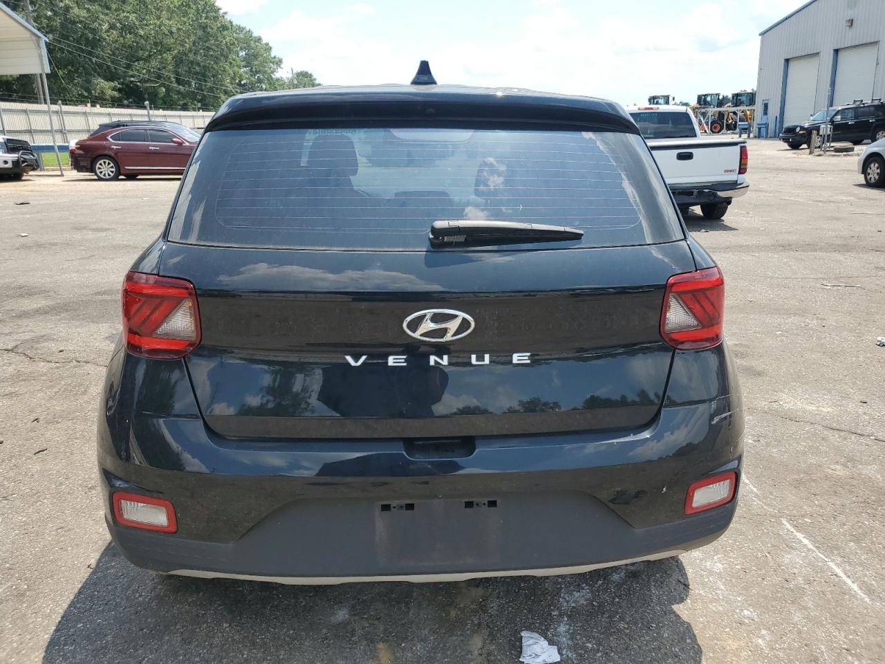 2022 Hyundai Venue Se VIN: KMHRB8A35NU140890 Lot: 64943004