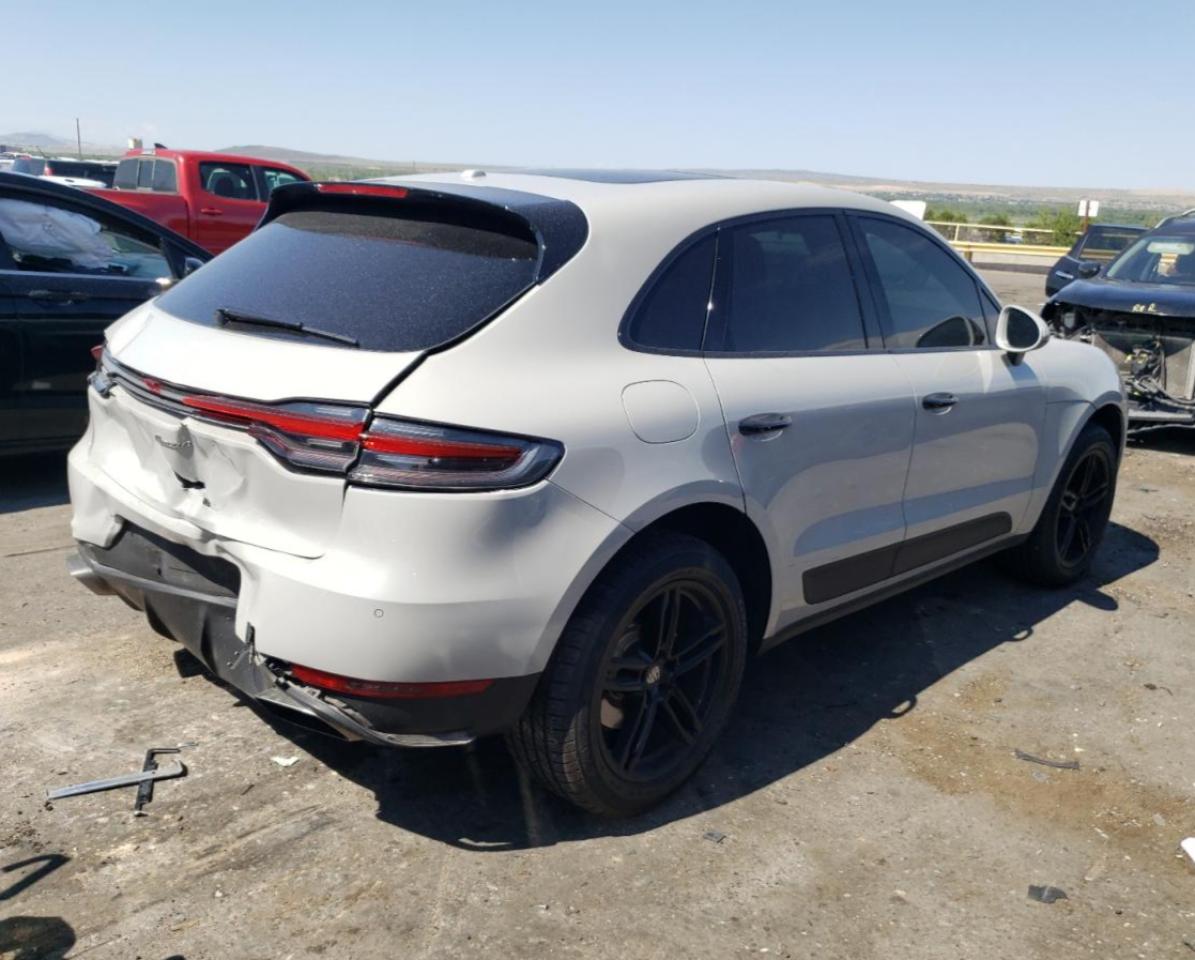 VIN WP1AA2A58LLB07967 2020 PORSCHE MACAN no.3