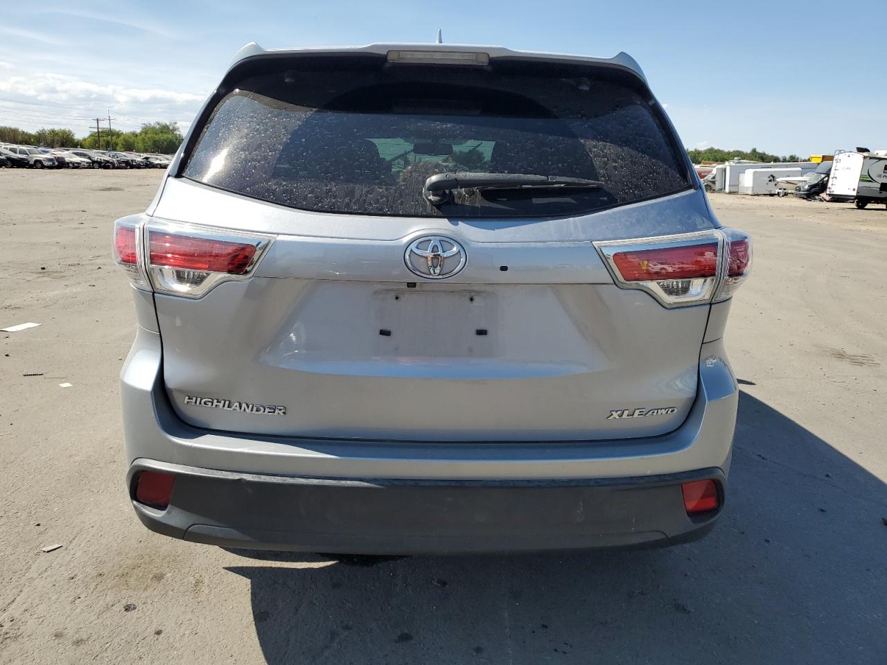 5TDJKRFH9GS351514 2016 Toyota Highlander Xle