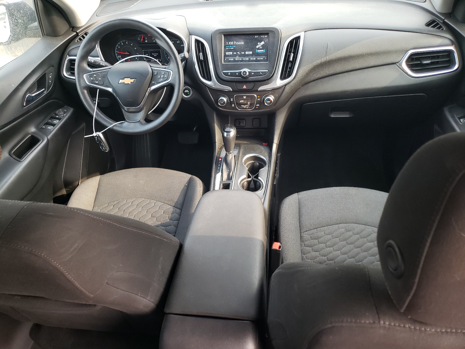 3GNAXJEV4JL287929 2018 Chevrolet Equinox Lt