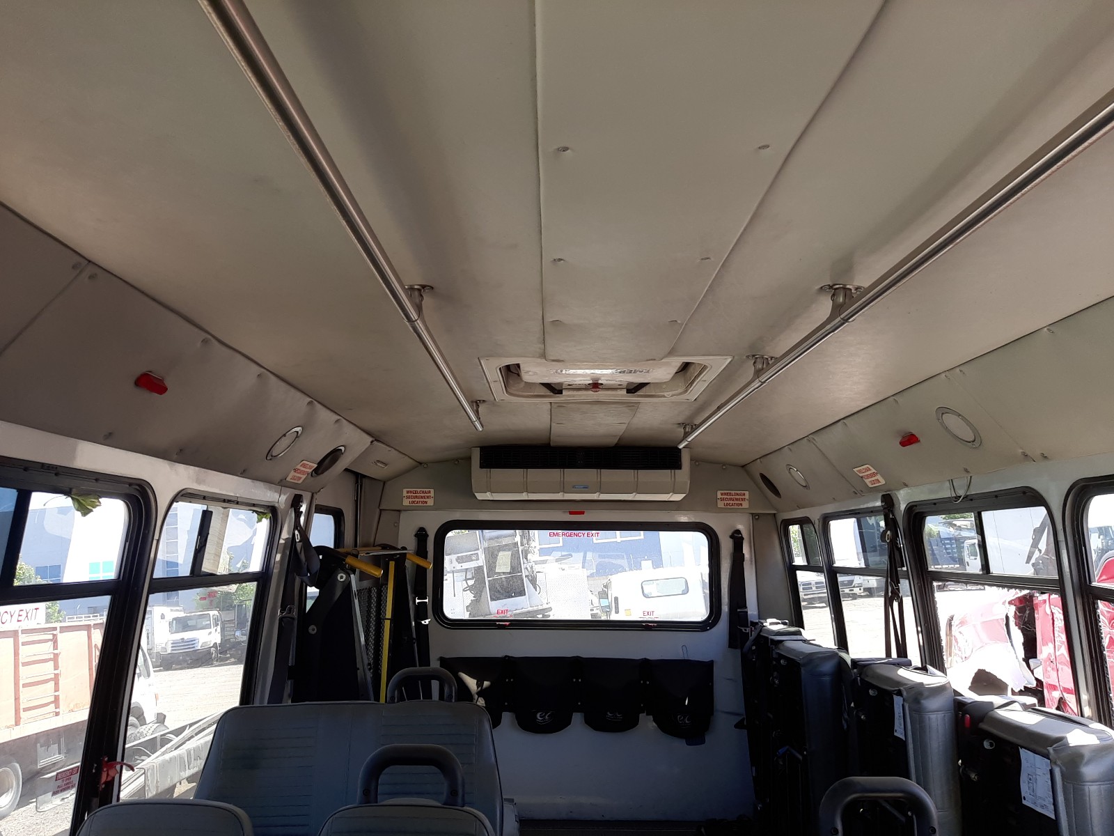 1FDFE4FS1HDC68308 2017 Ford Econoline E450 Super Duty Cutaway Van