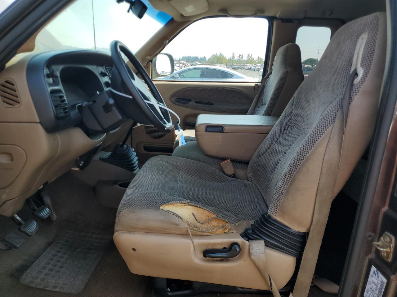 1998 Dodge Ram 2500 VIN: 1B7KC23Z8WJ170857 Lot: 66584494