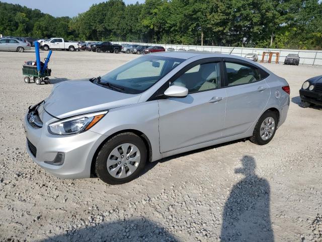 Sedans HYUNDAI ACCENT 2017 Srebrny