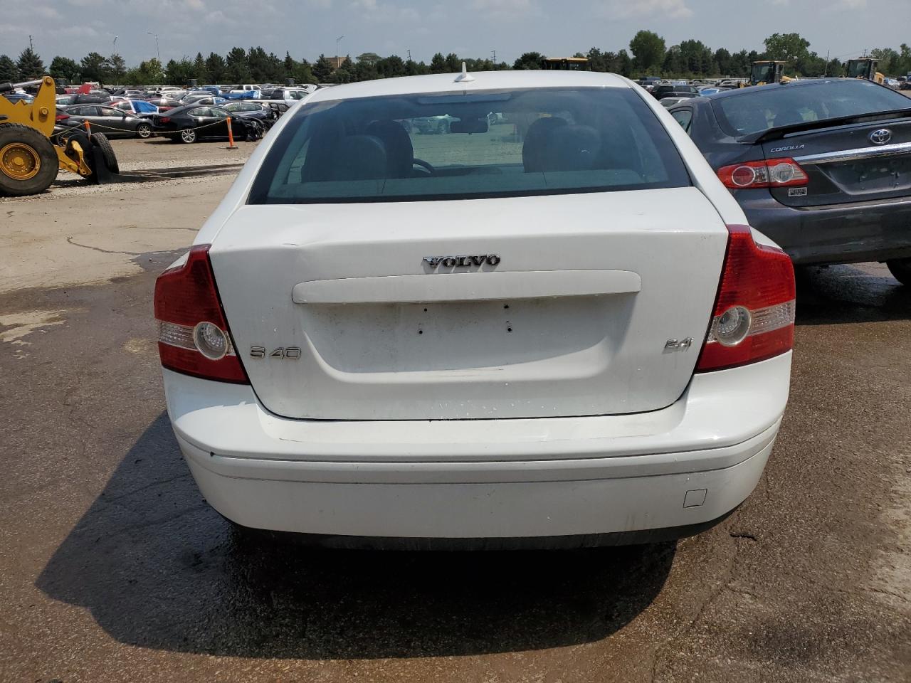 2004 Volvo S40 2.4I VIN: YV1MS382042022829 Lot: 64025904