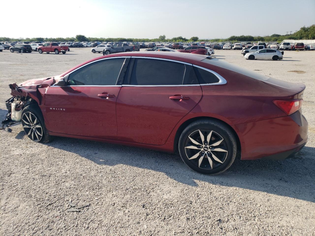 1G1ZD5ST2JF272895 2018 CHEVROLET MALIBU - Image 2