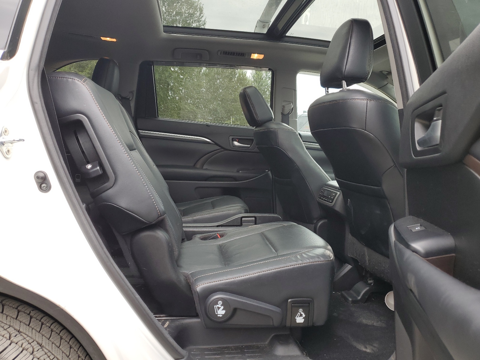 5TDDZRFH4JS491356 2018 Toyota Highlander Limited