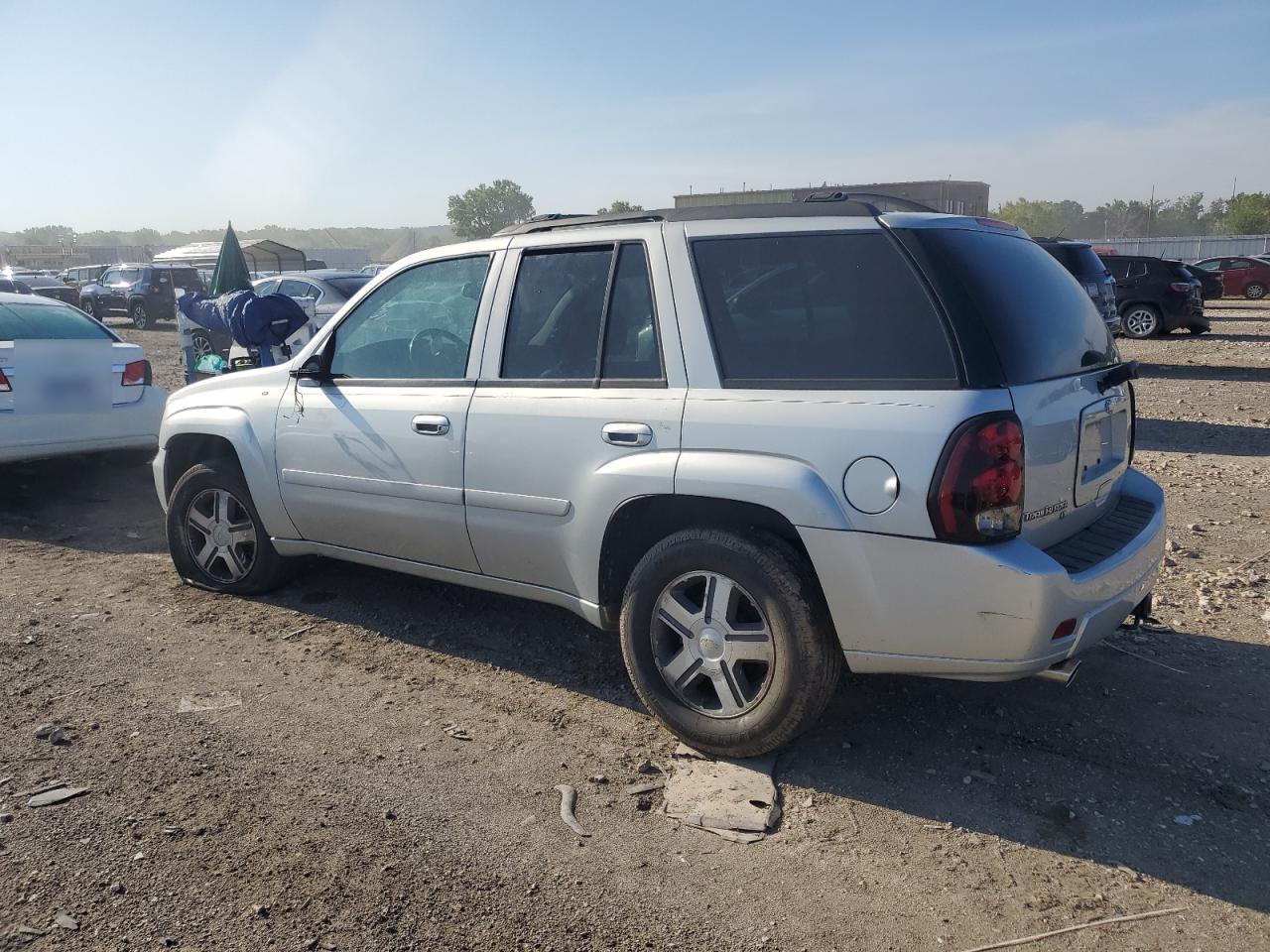 2007 Chevrolet TrailBlazer - Image 2