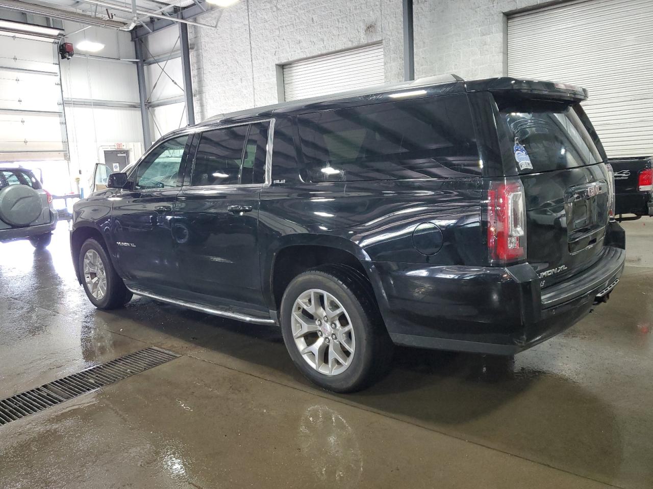 VIN 1GKS2FKC6GR127729 2016 GMC YUKON no.2