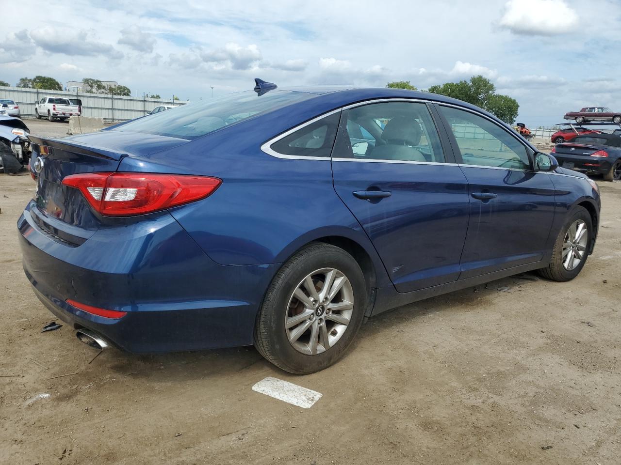 2015 Hyundai Sonata - Image 3