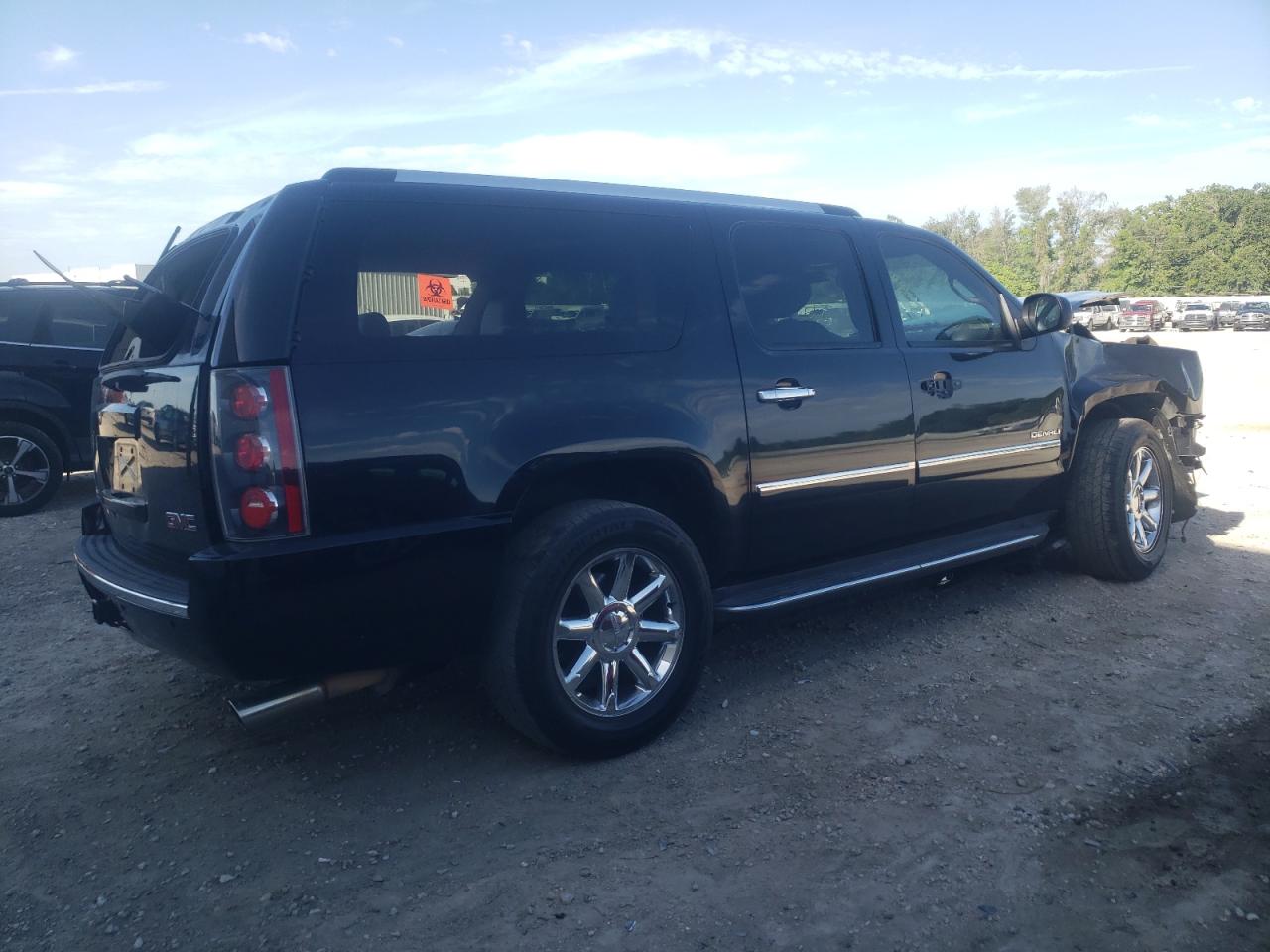 2011 GMC Yukon - Image 3