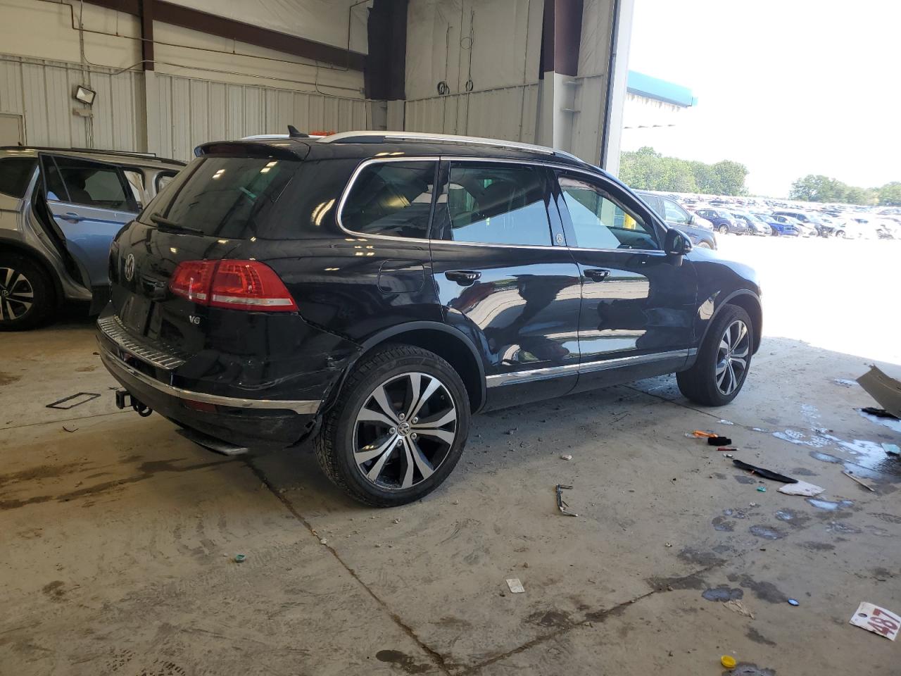 2017 Volkswagen Touareg Wolfsburg VIN: WVGRF7BP8HD002393 Lot: 67356914