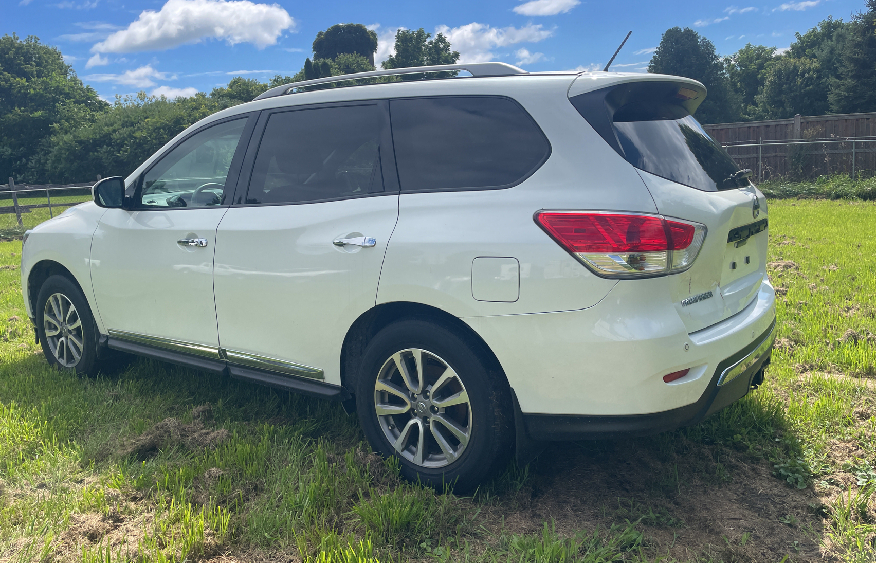 2015 Nissan Pathfinder S vin: 5N1AR2MM4FC647247