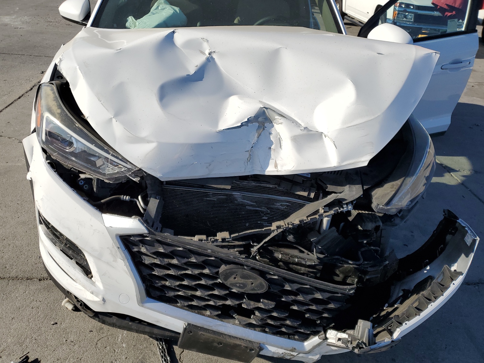 KM8J2CA48KU985043 2019 Hyundai Tucson Se