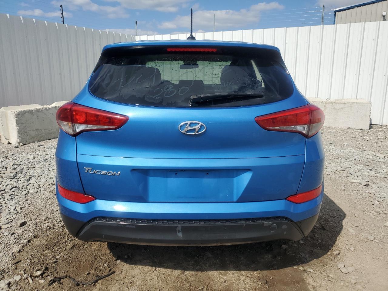 KM8J23A49HU300878 2017 Hyundai Tucson Se