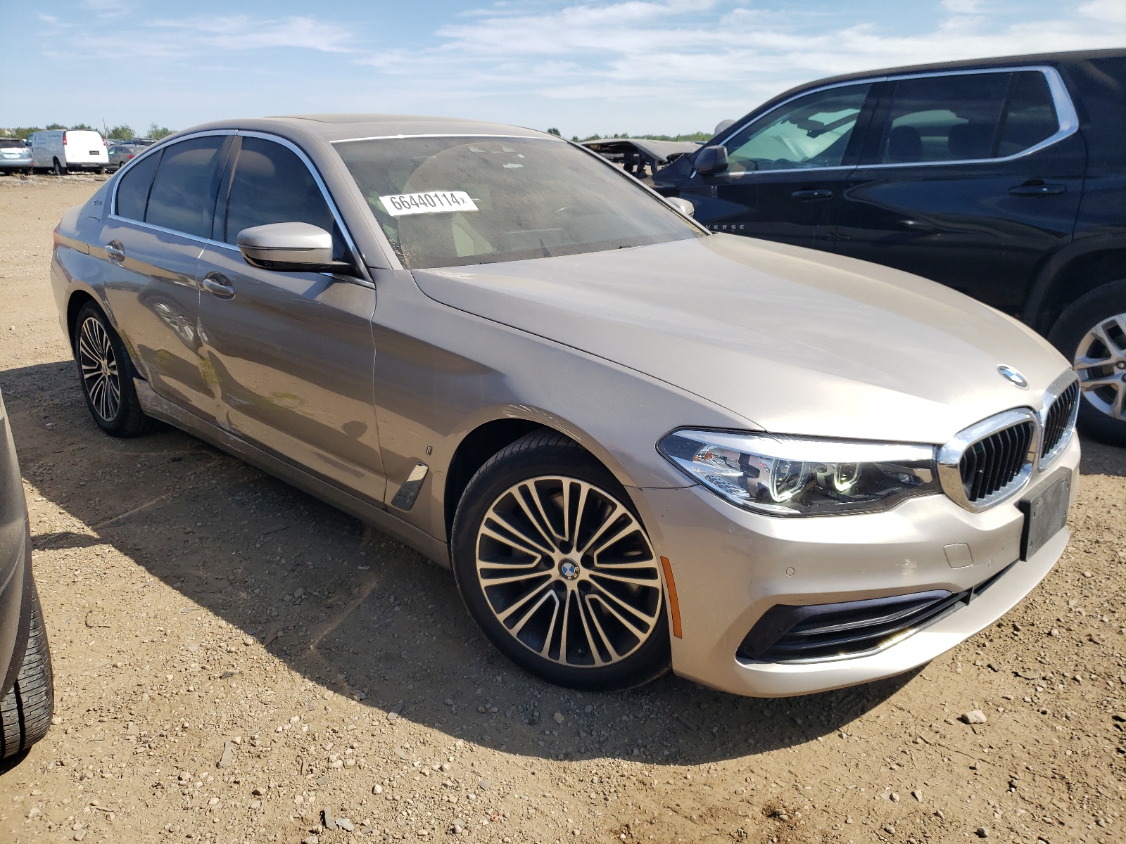 WBAJA9C59KB389089 2019 BMW 530E