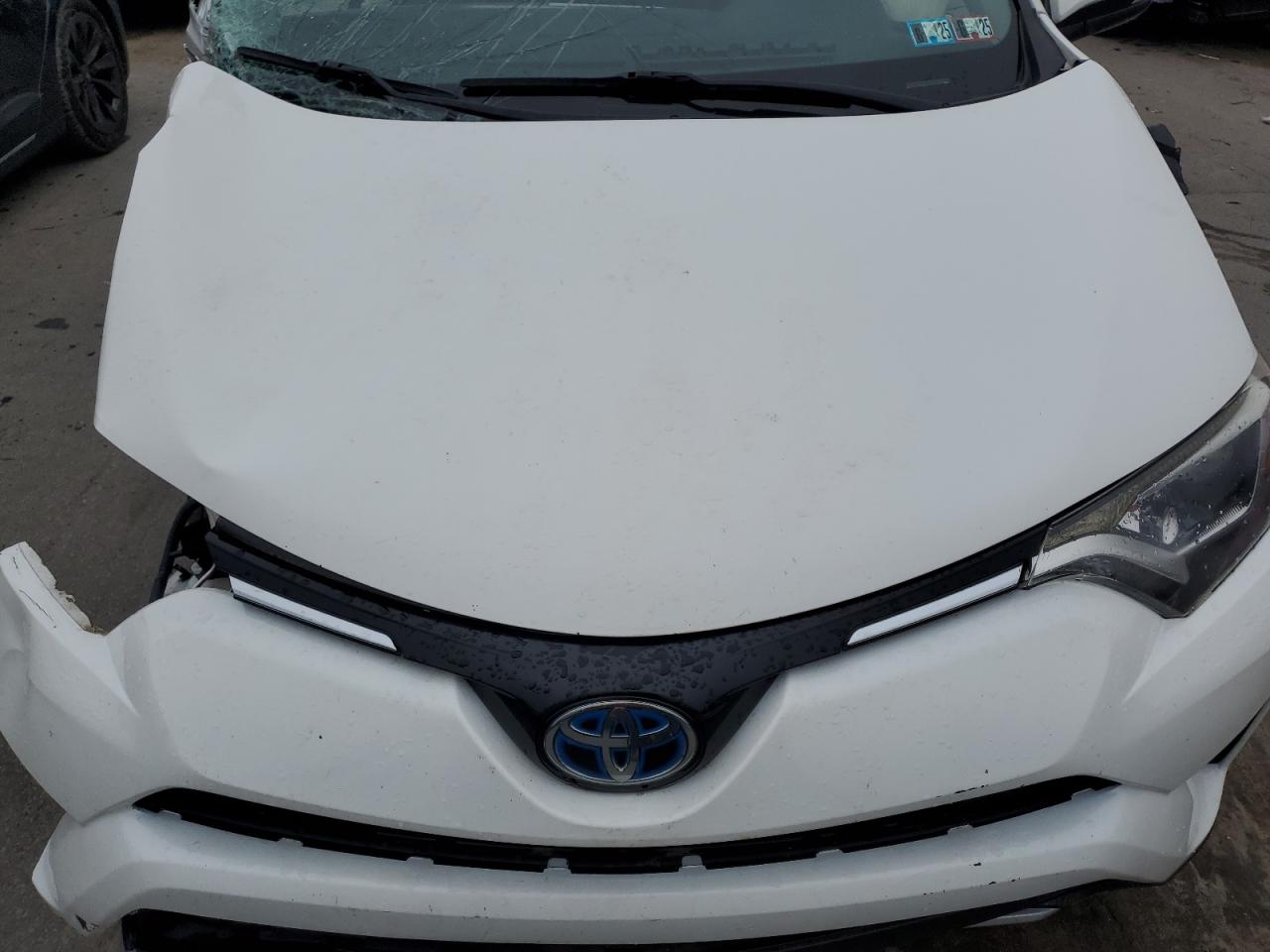 JTMRJREV4HD066987 2017 Toyota Rav4 Hv Le