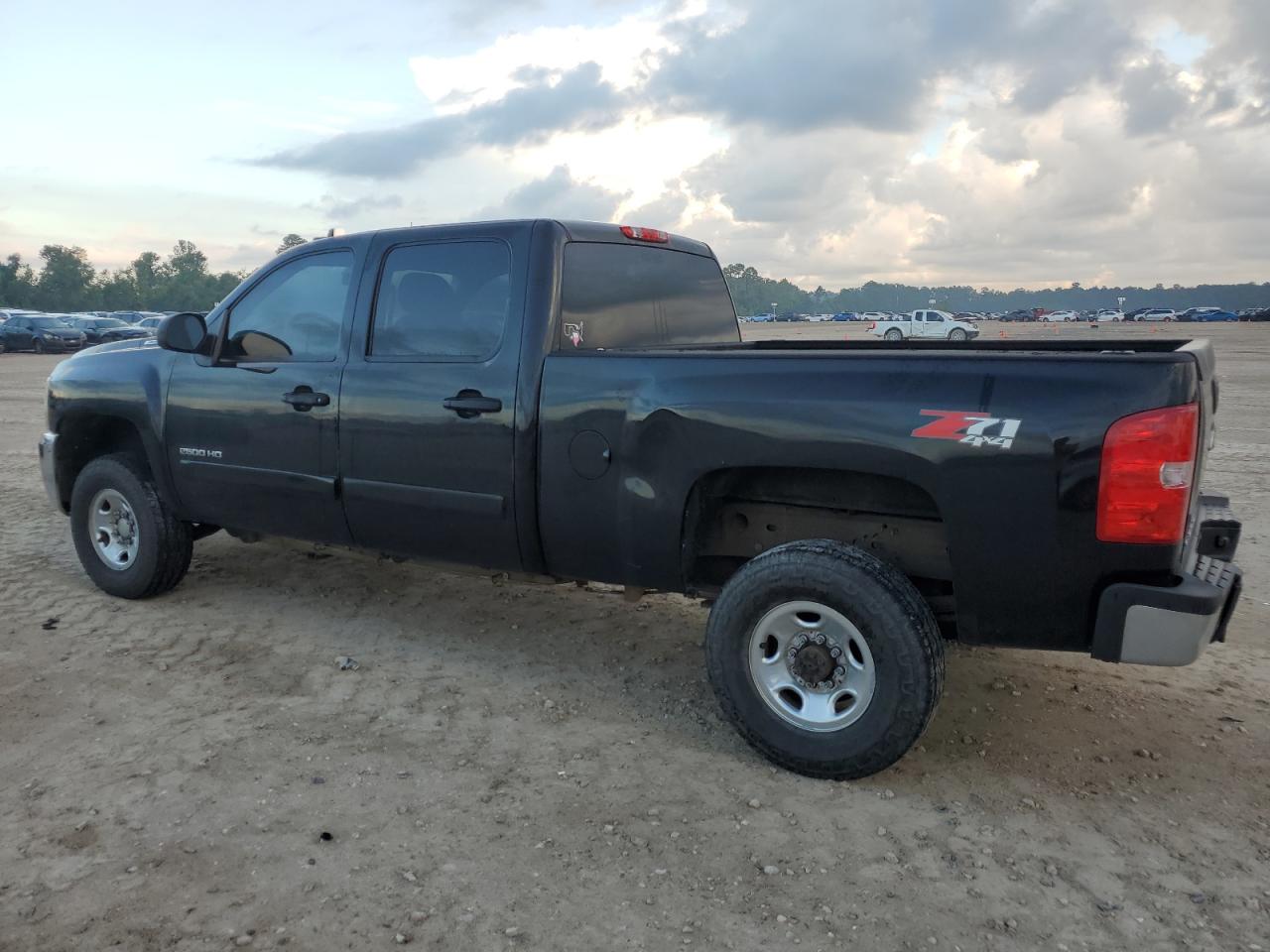 2008 Chevrolet Silverado - Image 2