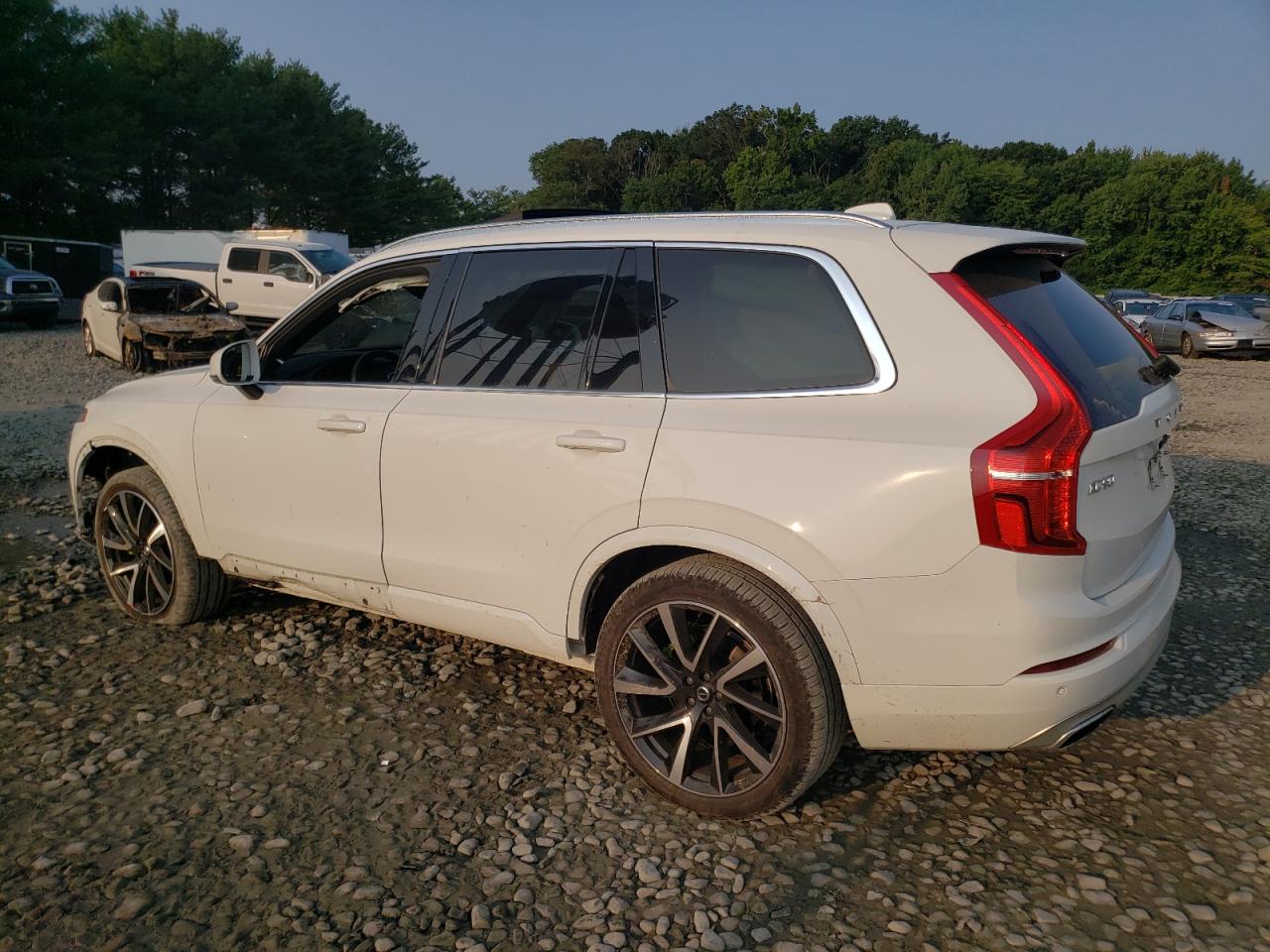 YV4A22PK2M1753320 2021 VOLVO XC90 - Image 2