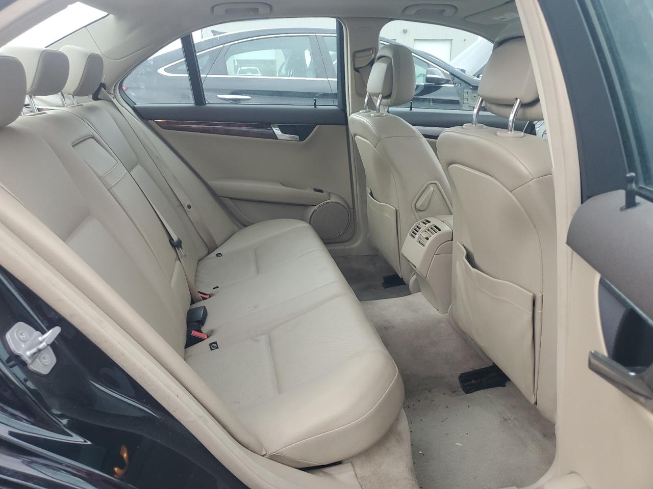 2010 Mercedes-Benz C 300 4Matic VIN: WDDGF8BB8AF480979 Lot: 66062434