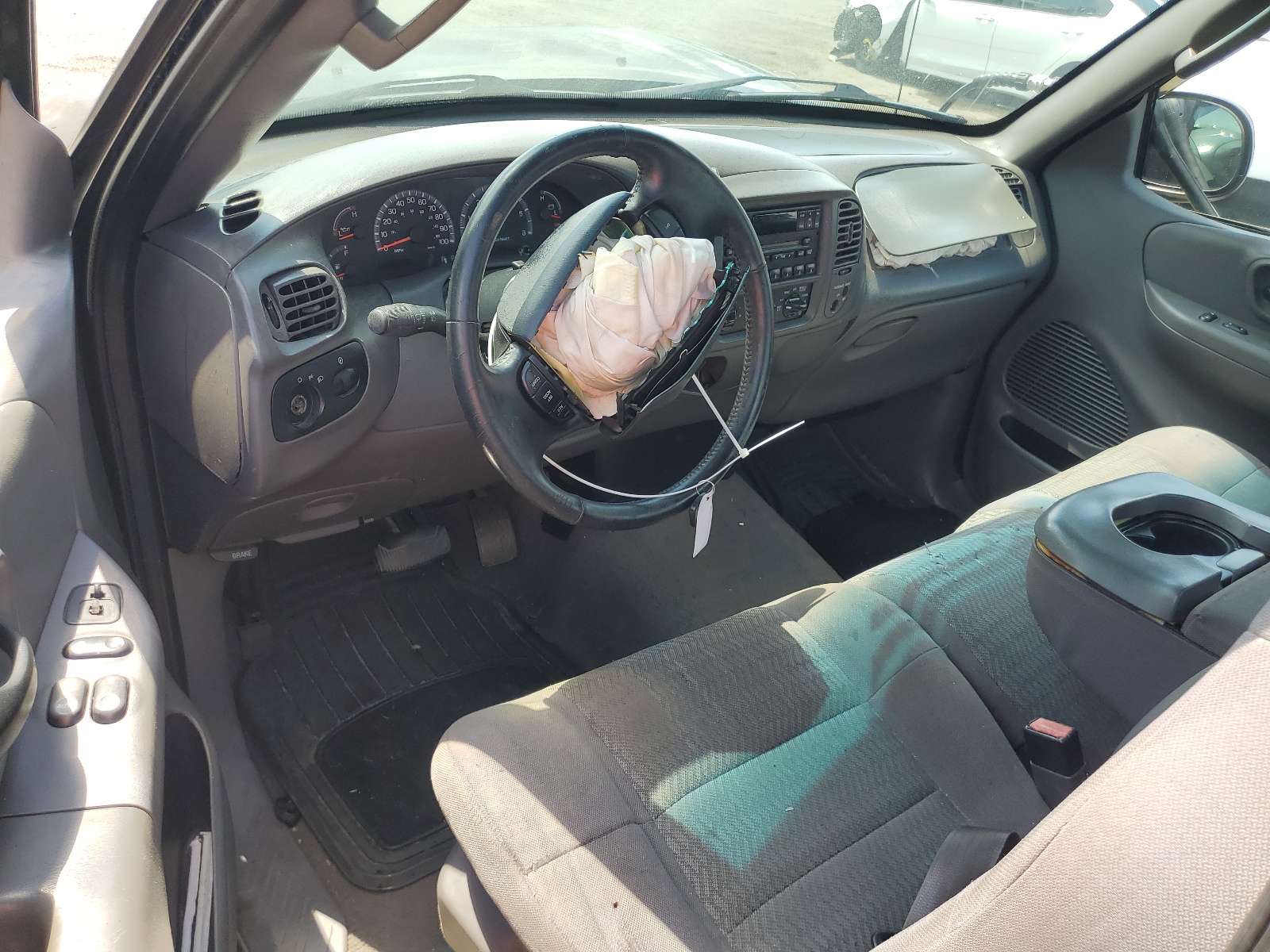 2FTRF07252CA63457 2002 Ford F150