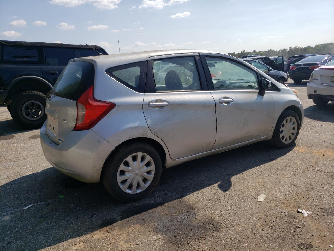 2015 Nissan Versa - Image 3