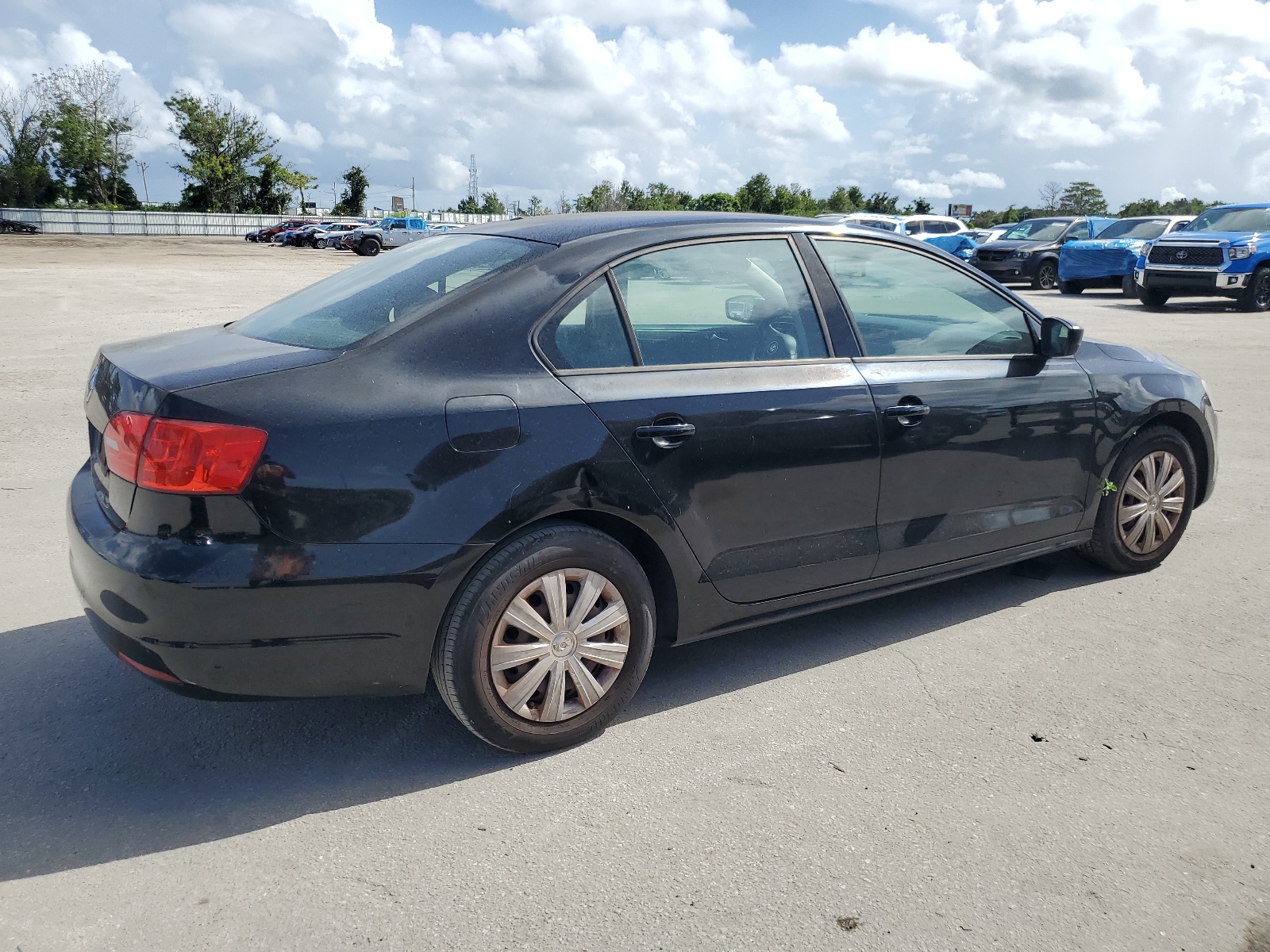 2013 Volkswagen Jetta Base vin: 3VW2K7AJ8DM257085