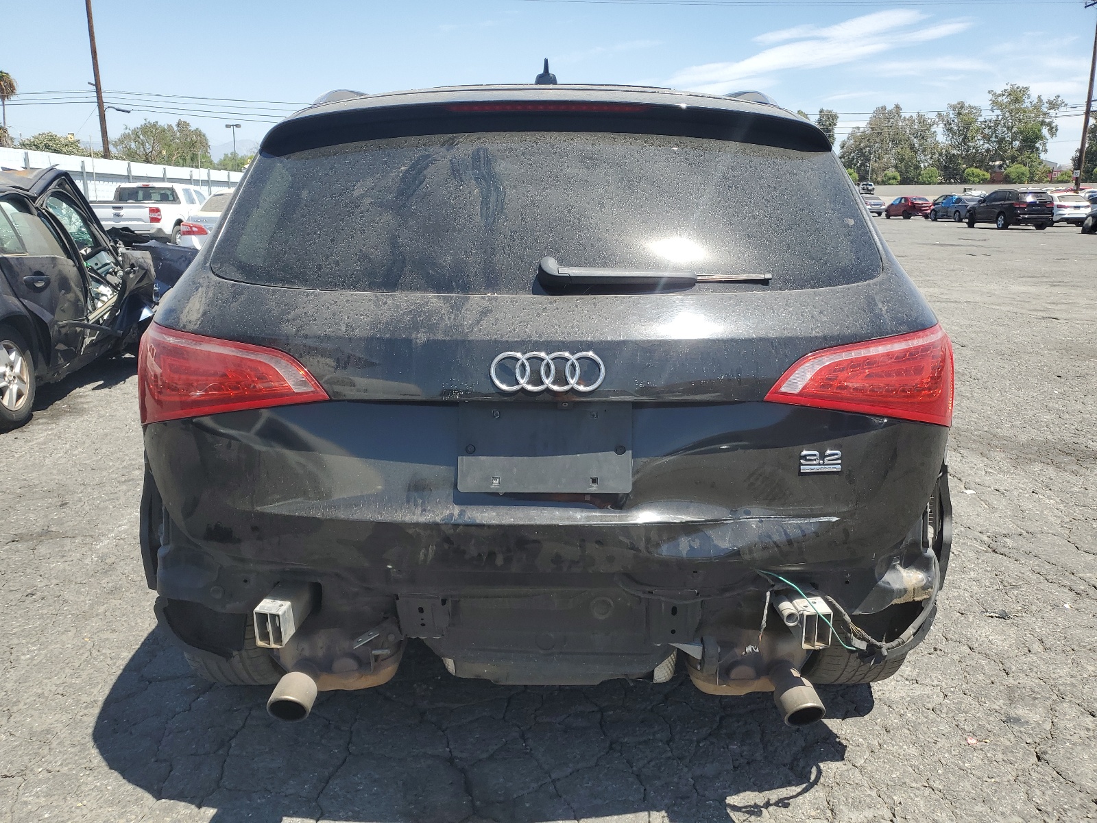 WA1LKAFP2AA007524 2010 Audi Q5 Premium Plus