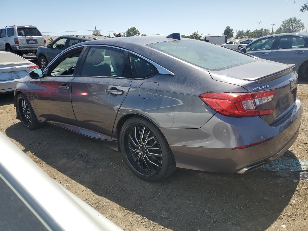 1HGCV1F36JA162962 2018 HONDA ACCORD - Image 2