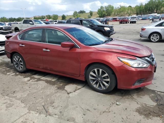  NISSAN ALTIMA 2017 Czerwony