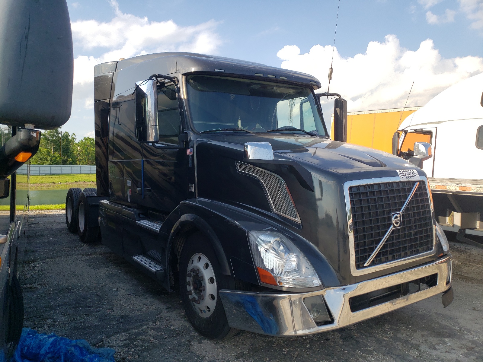 4V4NC9EH1DN148333 2013 Volvo Vn Vnl