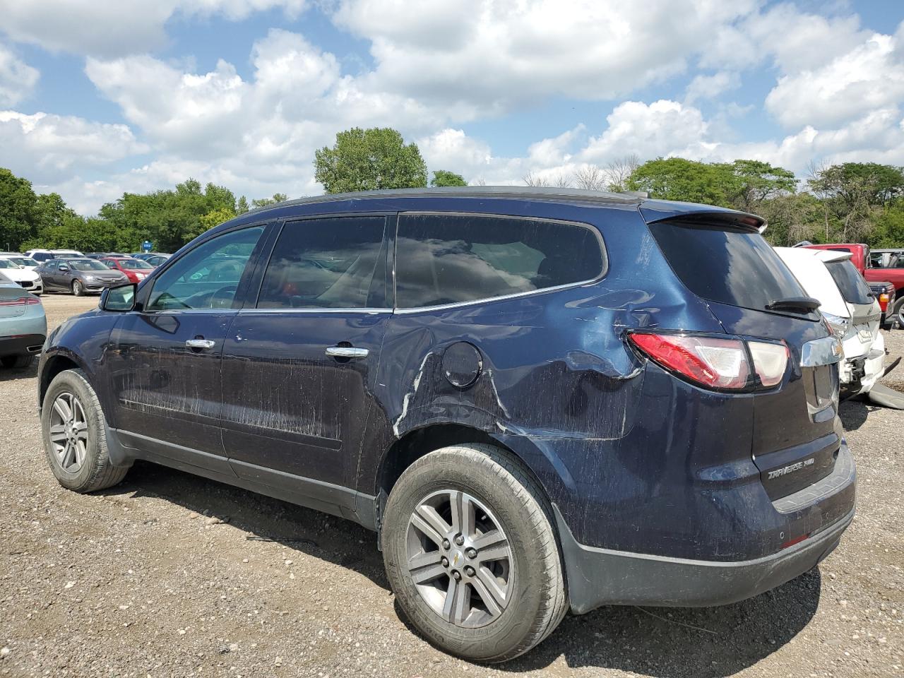 1GNKVHKD7HJ227837 2017 CHEVROLET TRAVERSE - Image 2