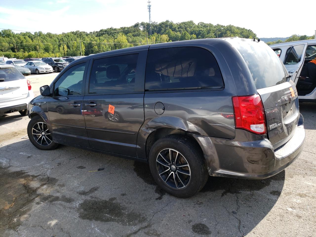 2017 Dodge Caravan - Image 2