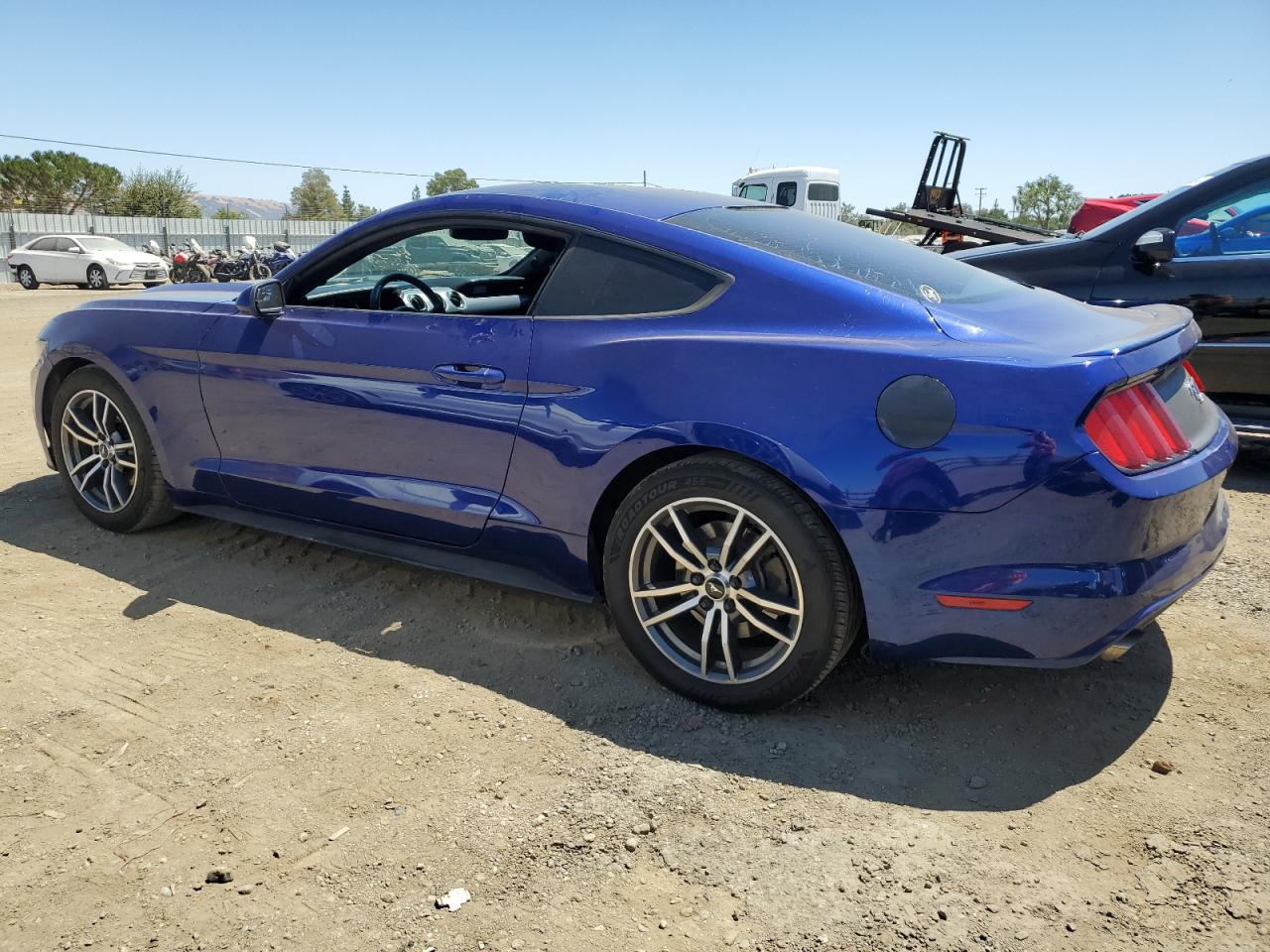 1FA6P8TH1G5256737 2016 FORD MUSTANG - Image 2