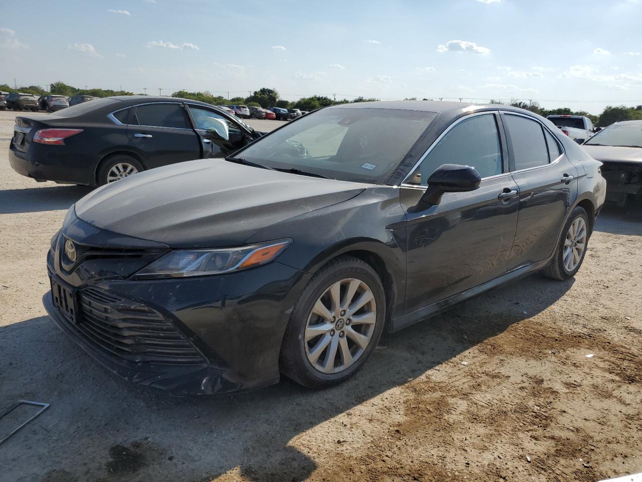 4T1B11HK6JU515852 2018 TOYOTA CAMRY - Image 1