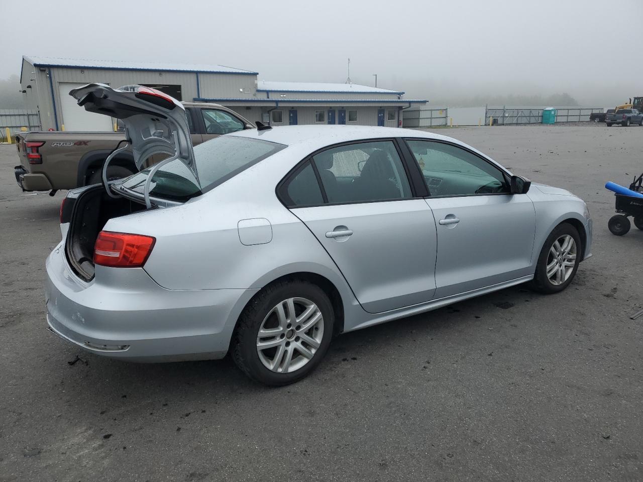 2015 Volkswagen Jetta - Image 3