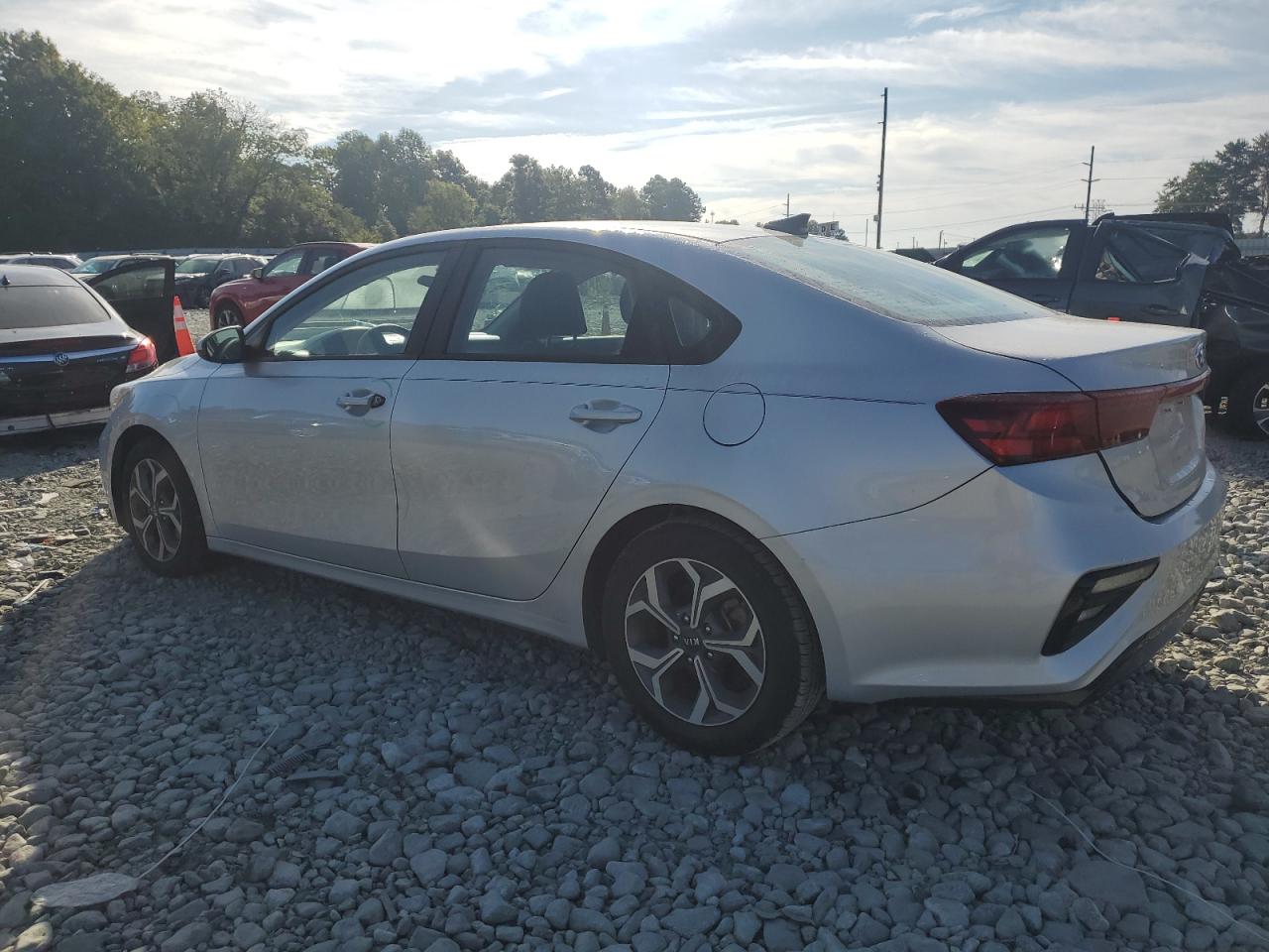 3KPF24AD7LE216646 Kia Forte FE 2