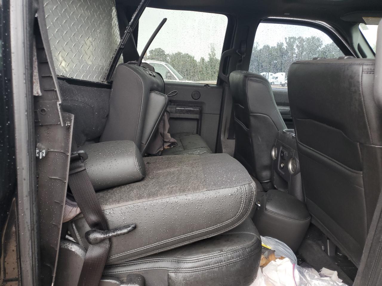 2015 Ford F350 - Image 10