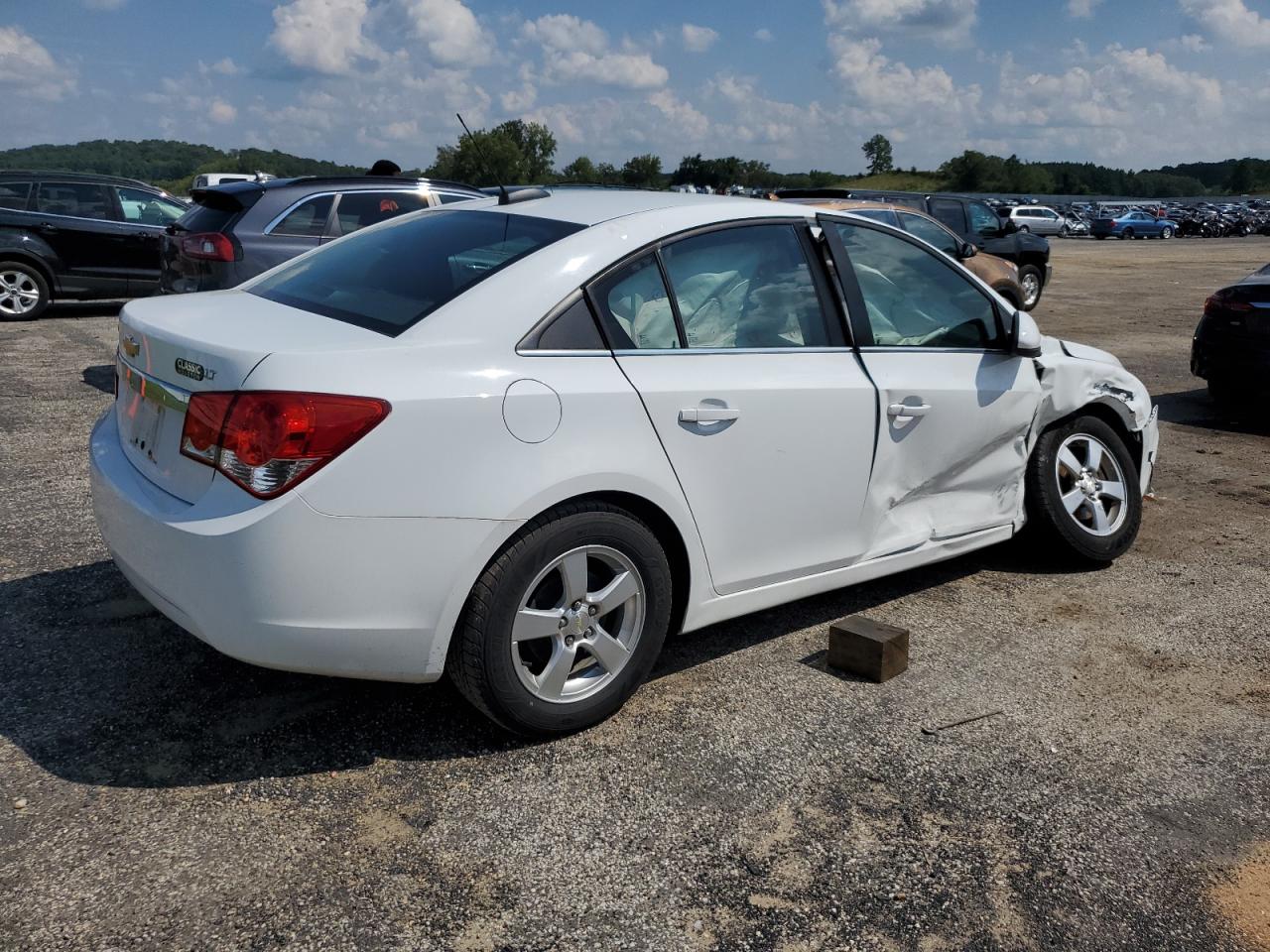 2016 Chevrolet Cruze - Image 3