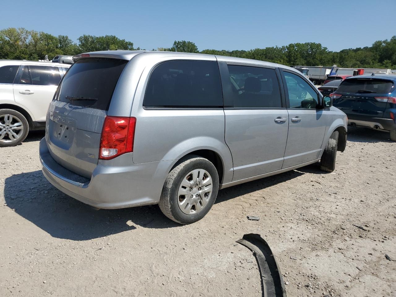 2018 Dodge Caravan - Image 3
