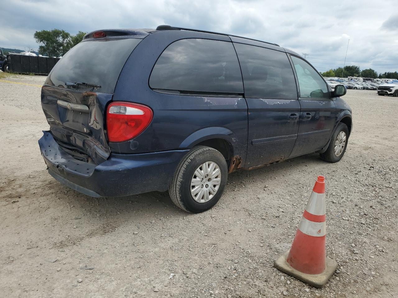 2005 Chrysler Town & Country Lx VIN: 2C4GP44R25R474443 Lot: 66544784