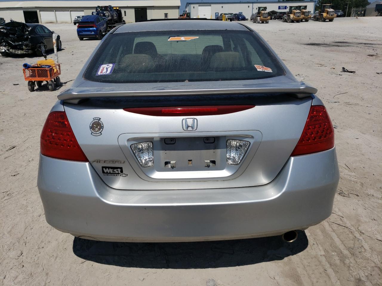 2007 Honda Accord Ex VIN: 1HGCM56737A162424 Lot: 68658804