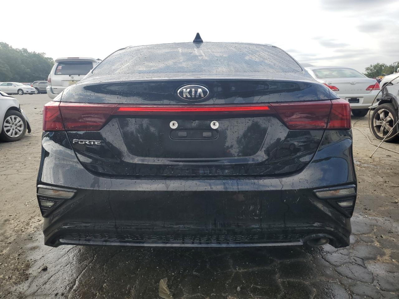 3KPF24AD6ME408335 2021 Kia Forte Fe