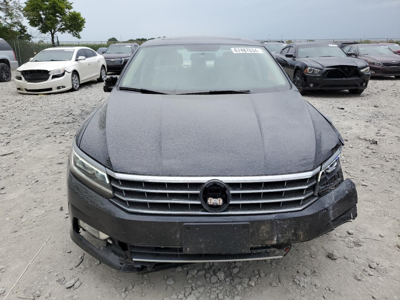2017 Volkswagen Passat - Image 5