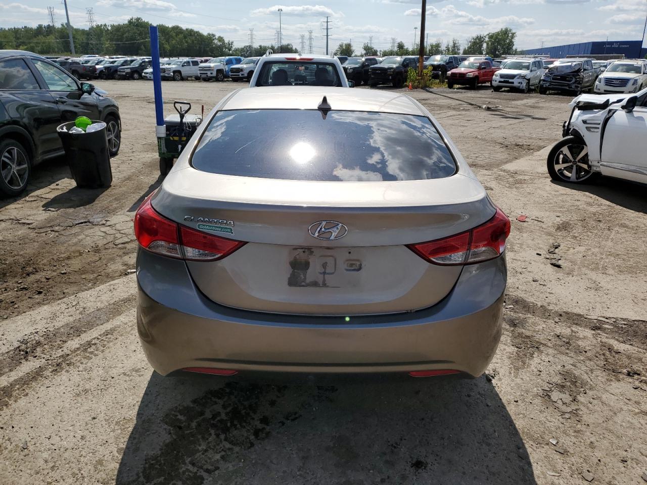 5NPDH4AE4DH332852 2013 Hyundai Elantra Gls